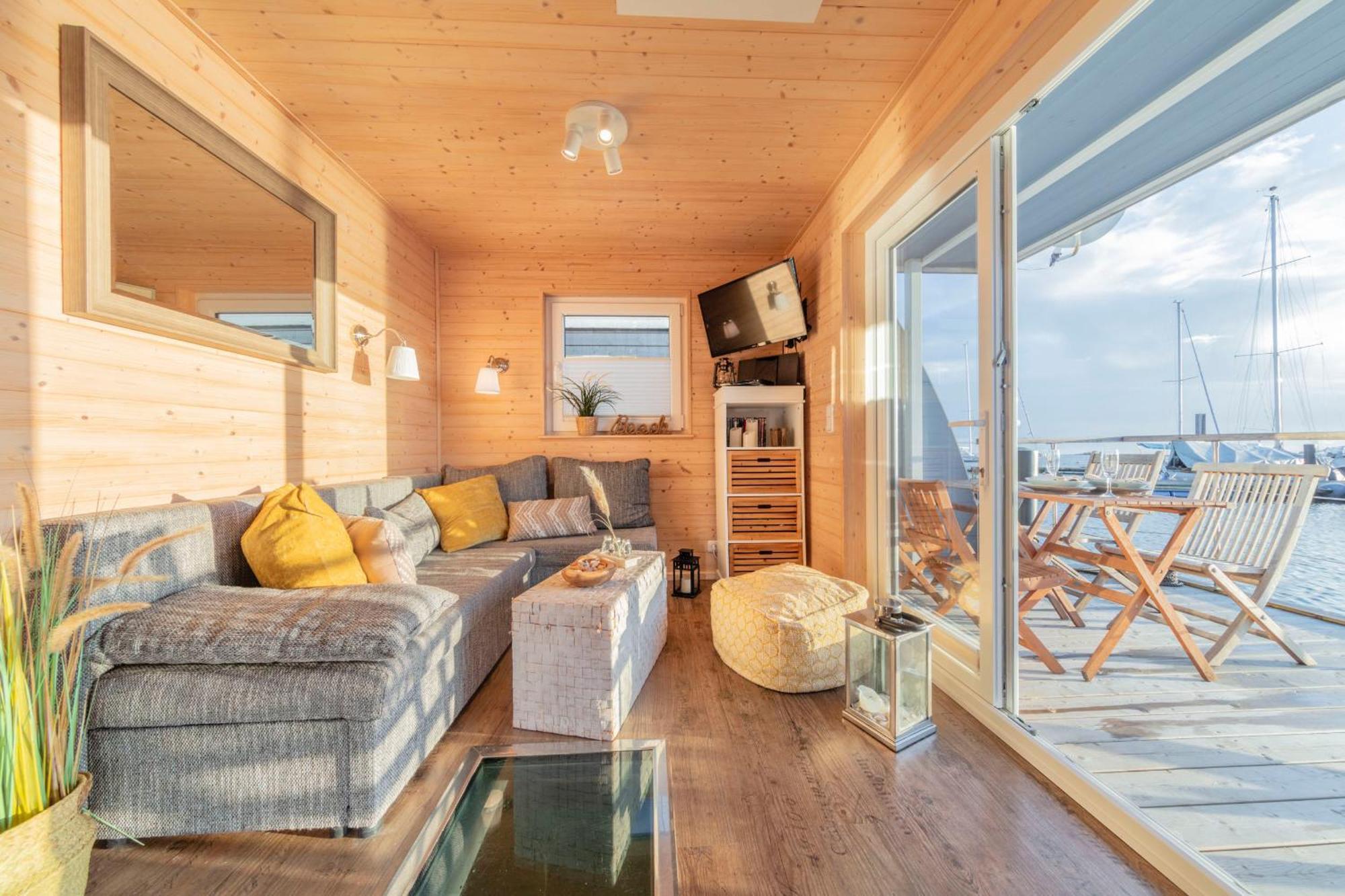 Ferienhaus Hausboot The Goose Fehmarn